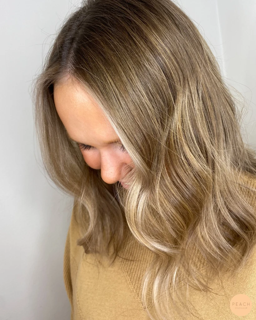 Beige balayage med beige toner
