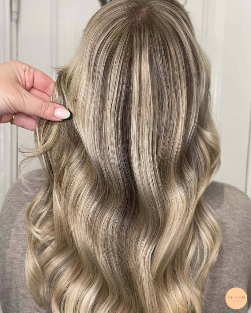 Creamy Vanilla ✨
Skiftningar med ljusa & mörka slingor