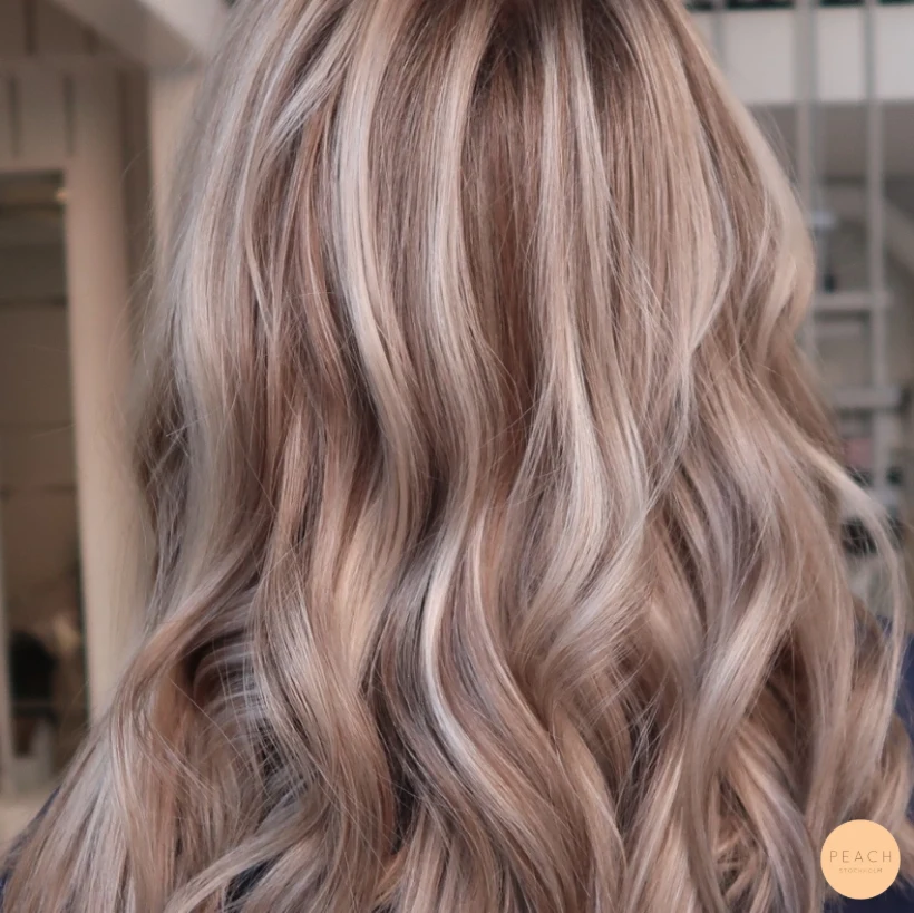 Kontrast balayage med mjuk root shadow