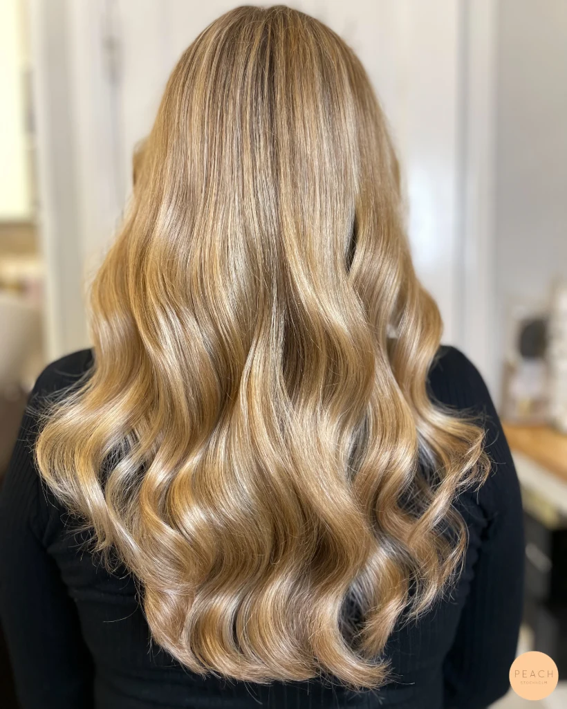Glossing blonde hair