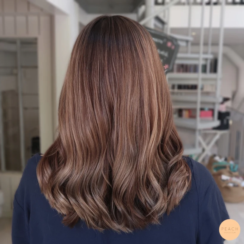 Balayage slingor med krämig ton