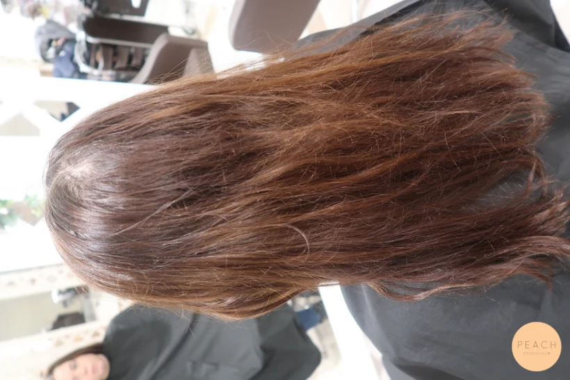 Chokladbrun hårfärg med mjuk root shadow