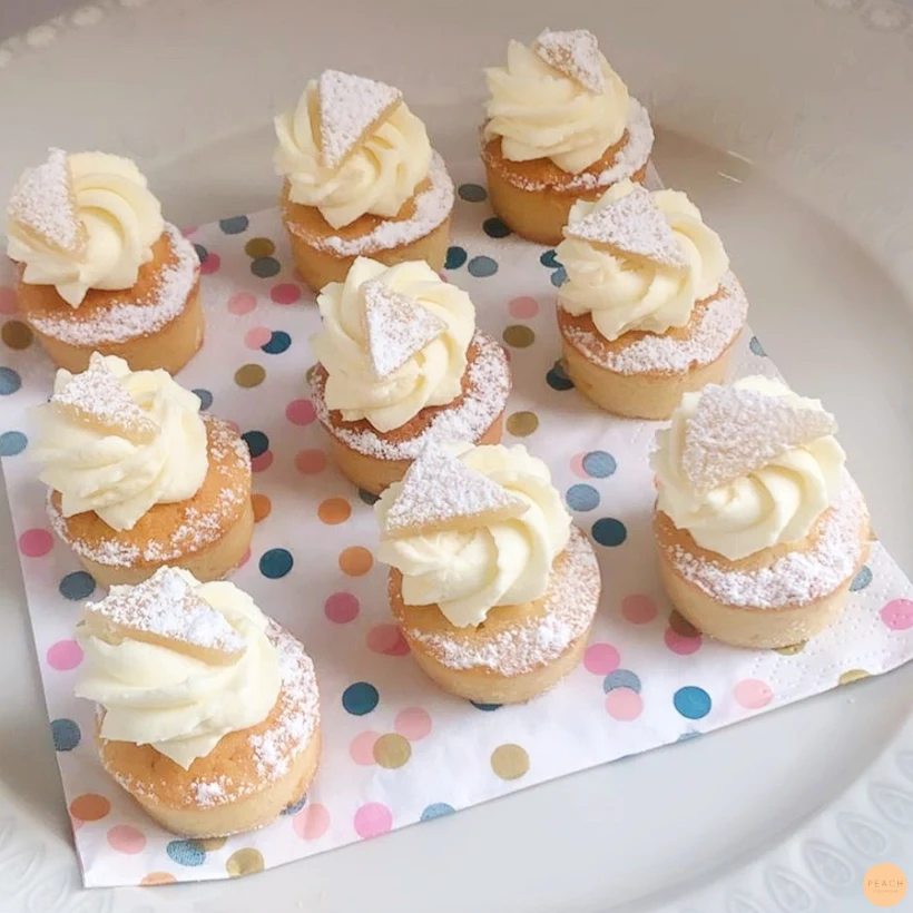 Goda minicupcakes med smak av semla från Cupcake Stockholm