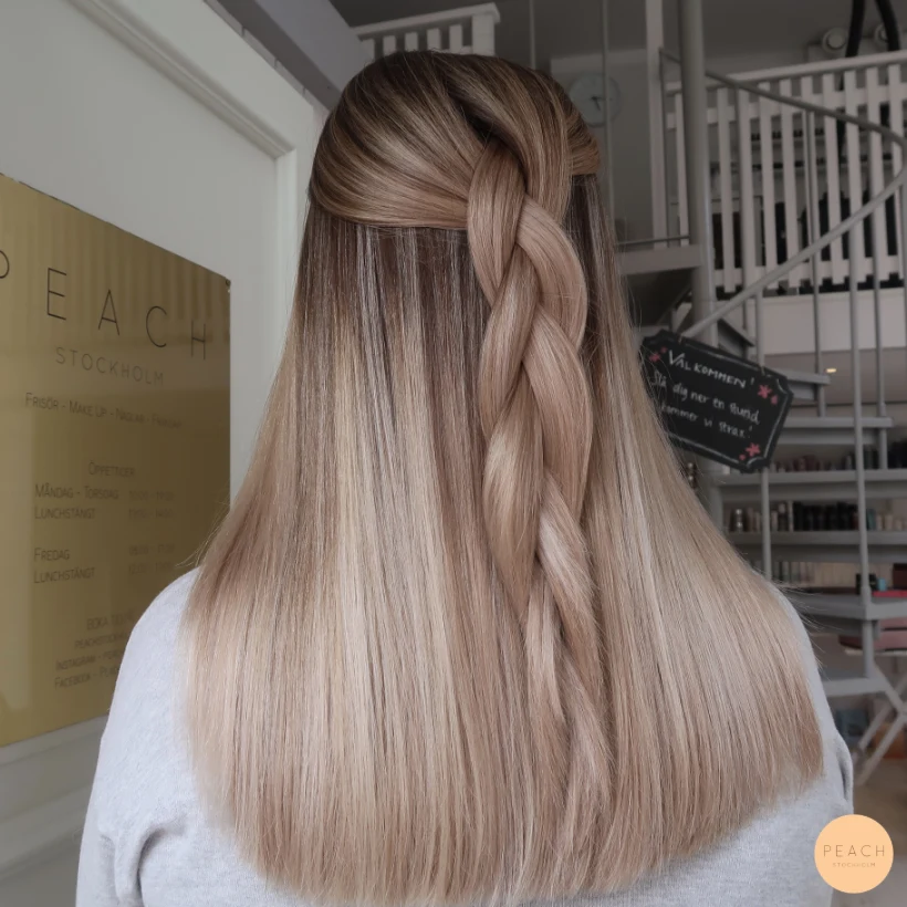 Balayage blond med beige toner