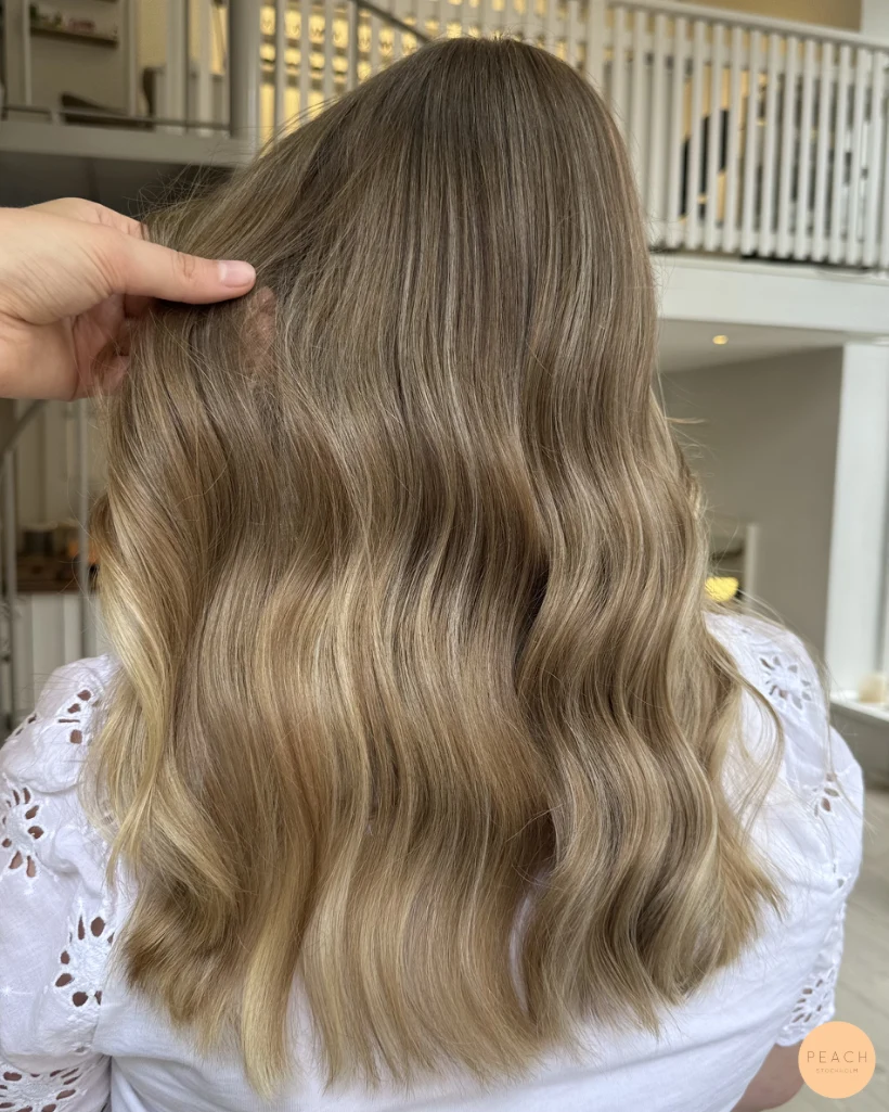 Soft balayage med mjuka teasylights