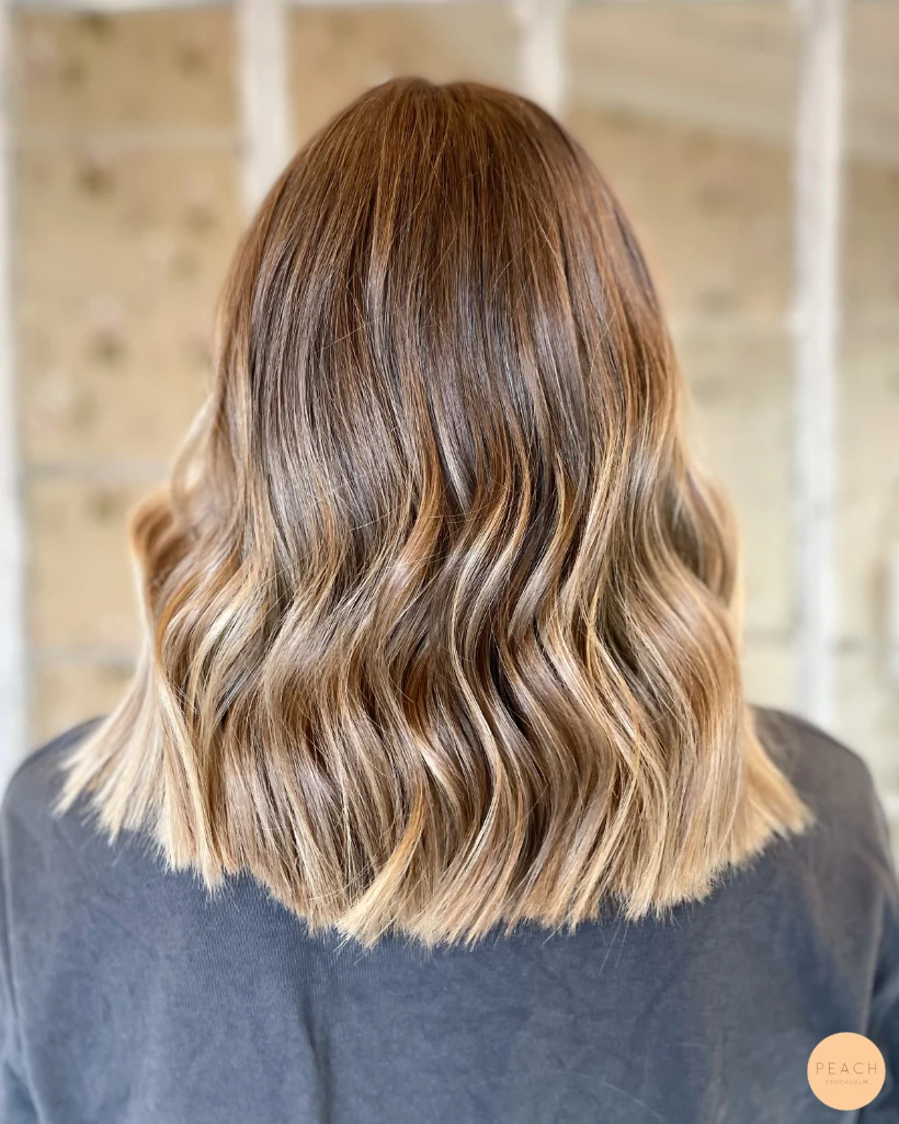 Soft balayage med soft face frame