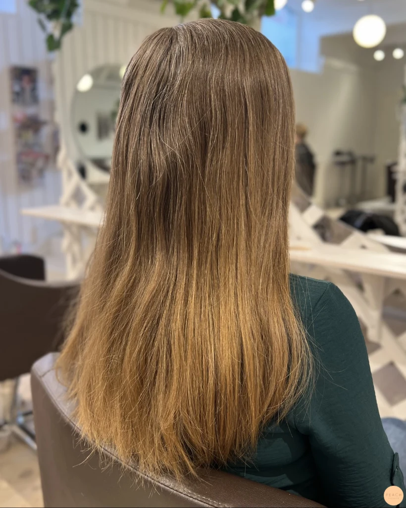 Krämig beige blond balayage
