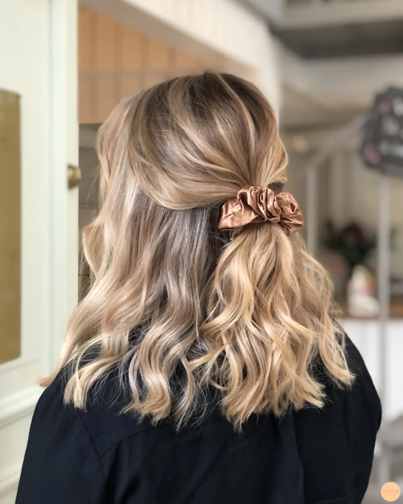 Mellanblond hårfärg