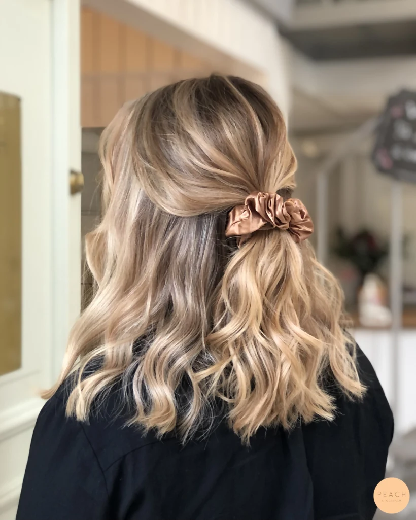 Mellanblond hårfärg