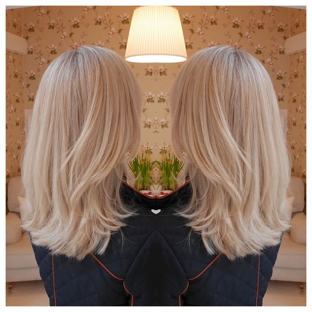 Beige blond