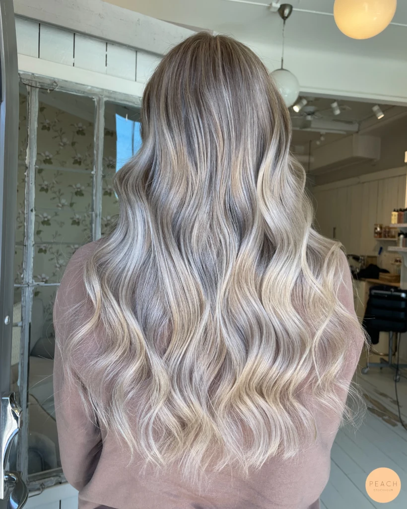 Kall blond hårfärg med Olaplex