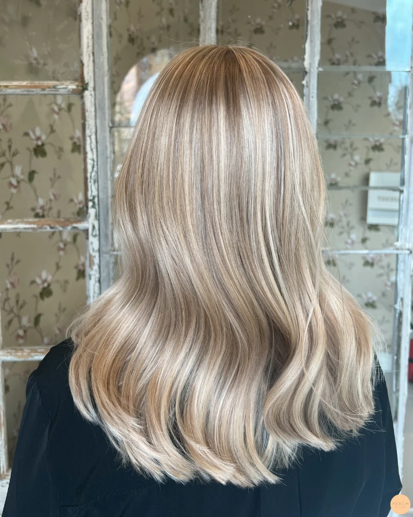 Kall beige Blond
