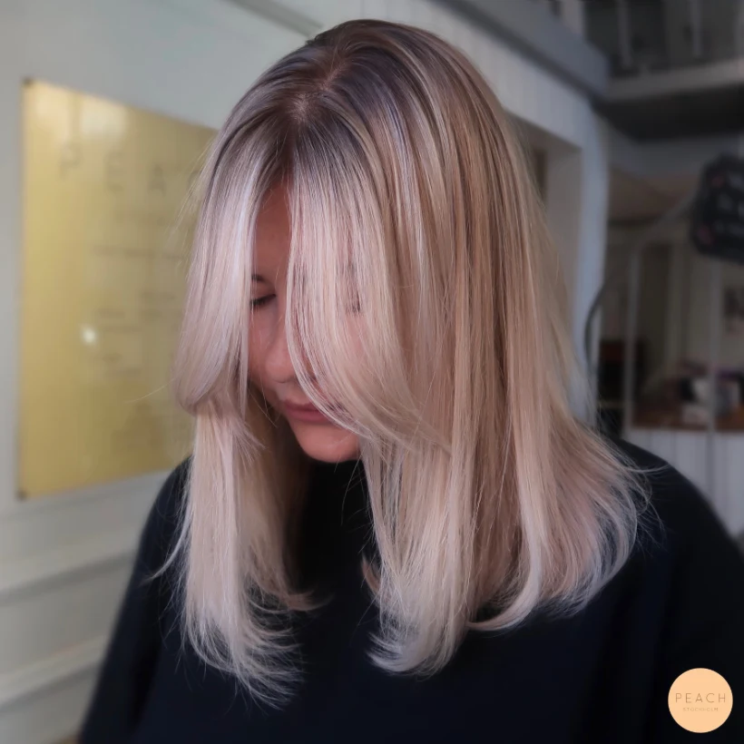 Blond lob med lugg
