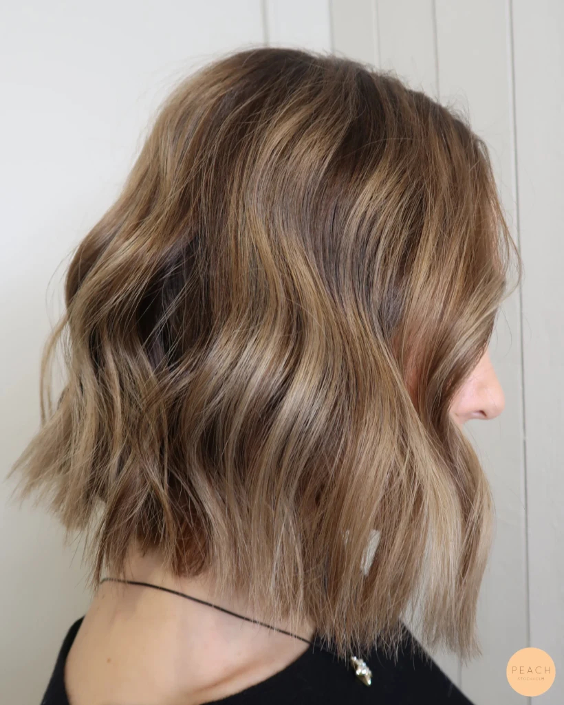 Bronde hårfärg med lob frisyr