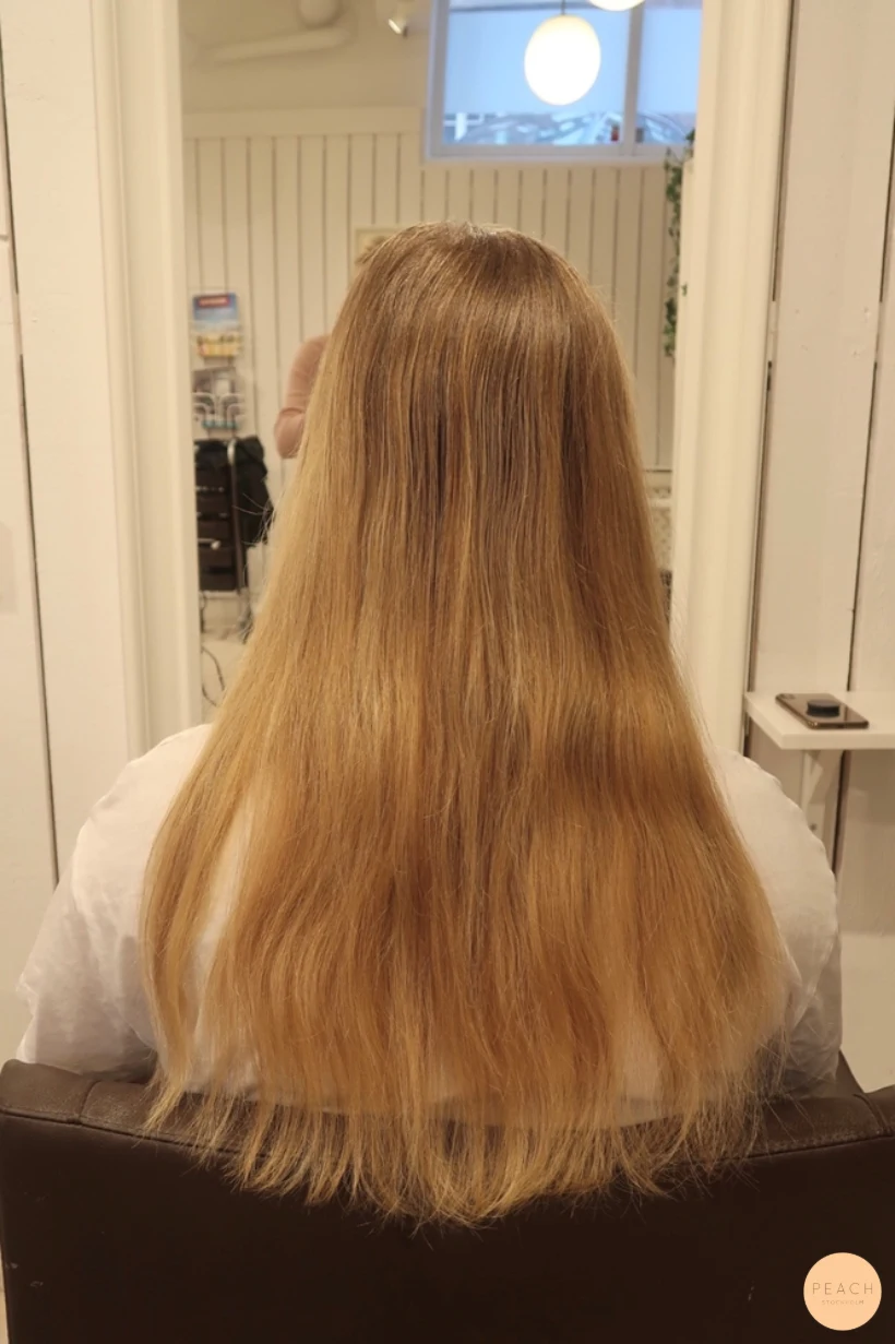 Från blond till brunett med ljusa slingor