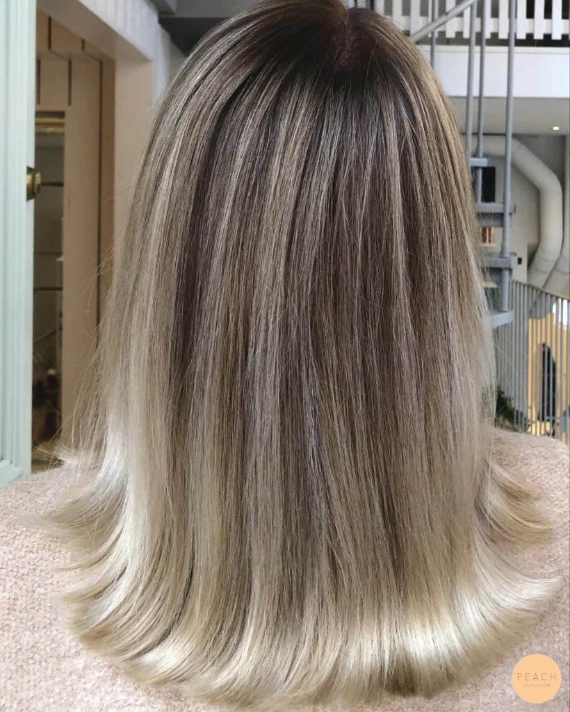 Naturlig blond med mjuka lowlights
