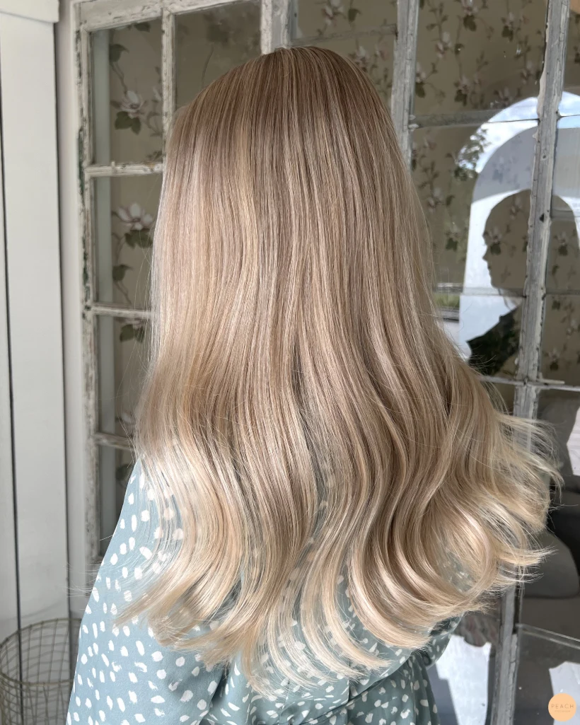 Sval blond