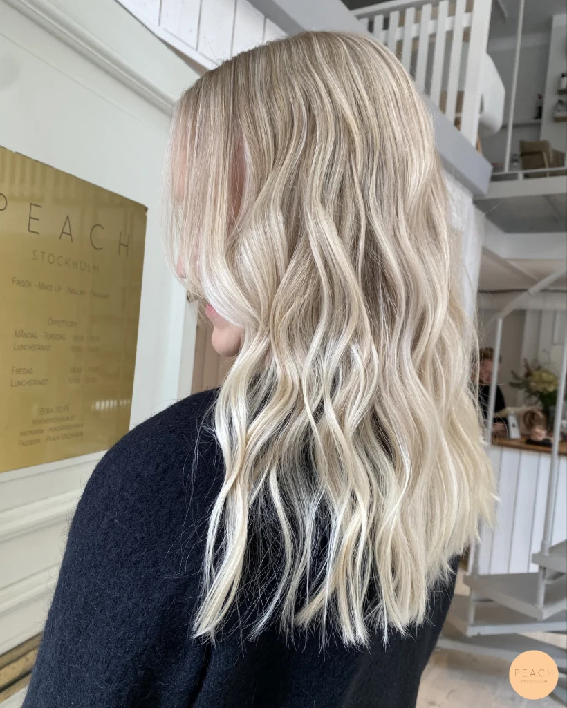 Icy blonde – salongsresultat av Josefine Eklund, 12 september 2023