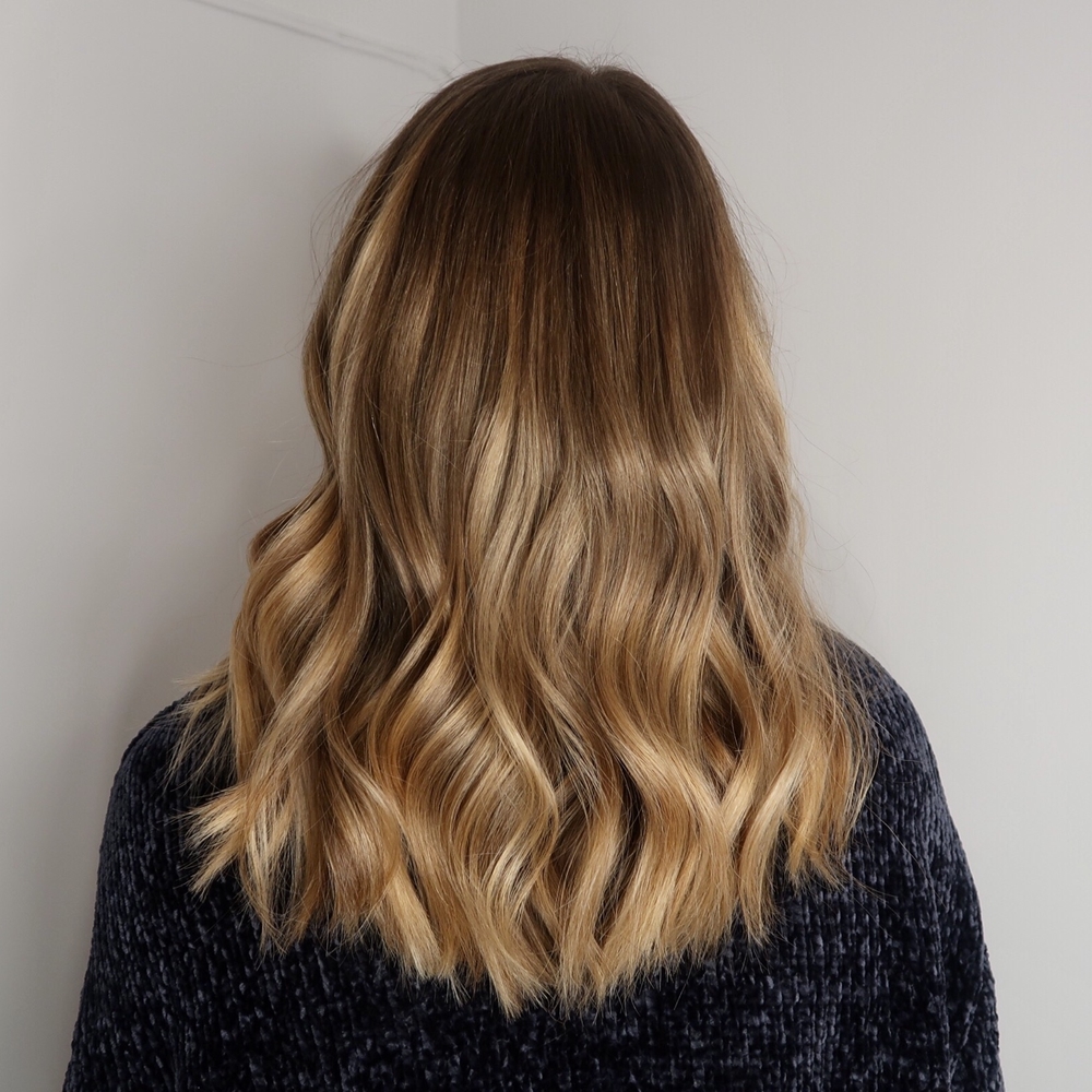 Blond varm beige balayage