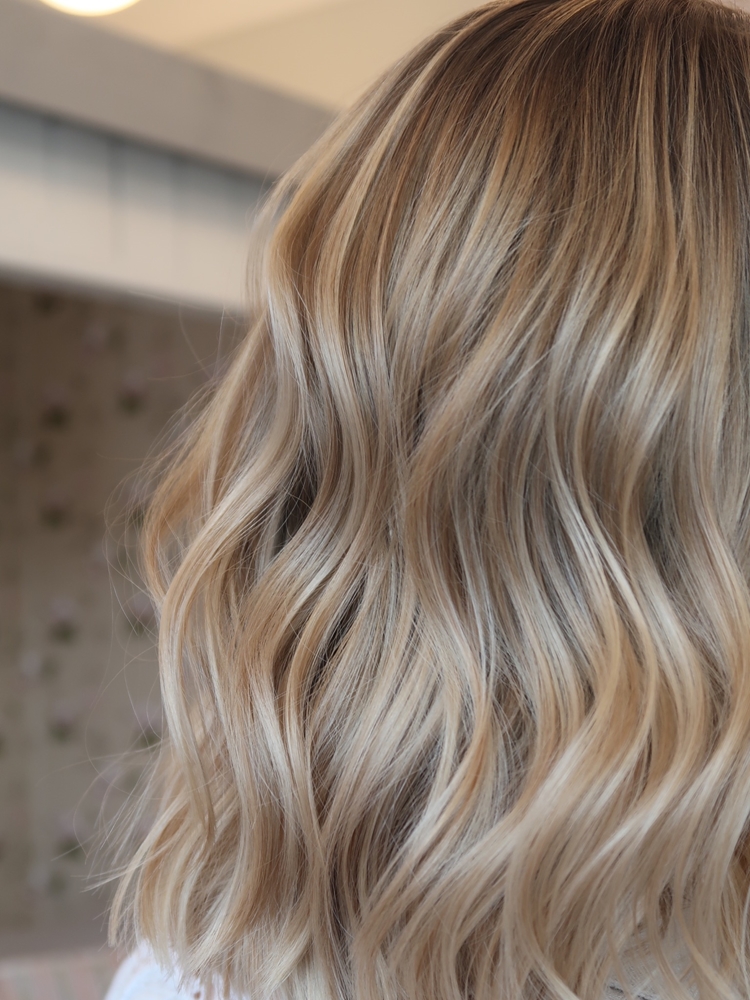 Lyxig blond hårfärg