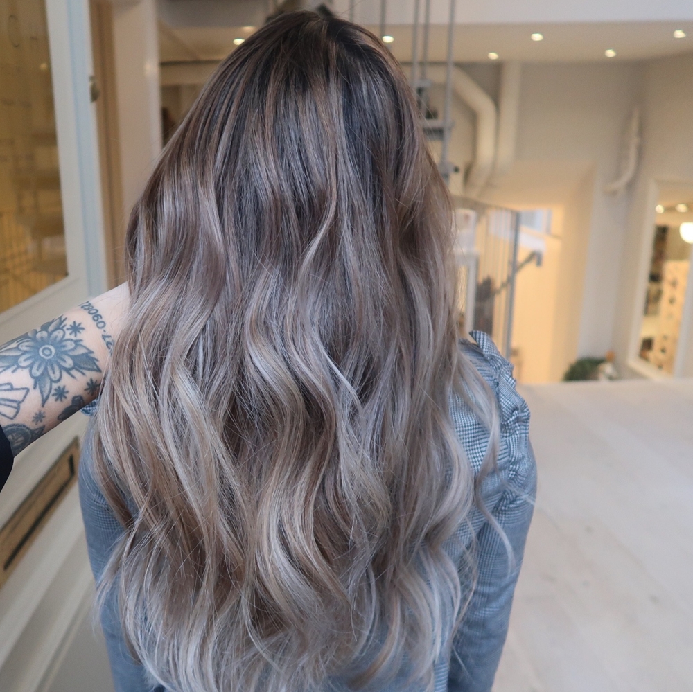 Balayage långt hår - beige
