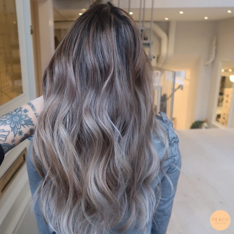 Balayage långt hår - beige