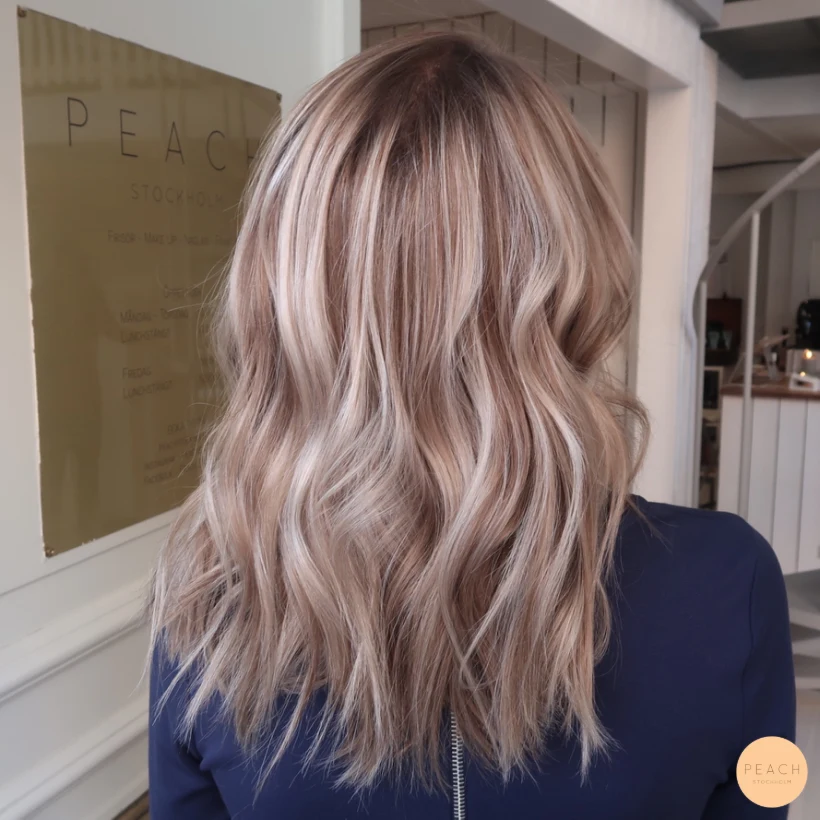 Kontrast balayage med mjuk root shadow
