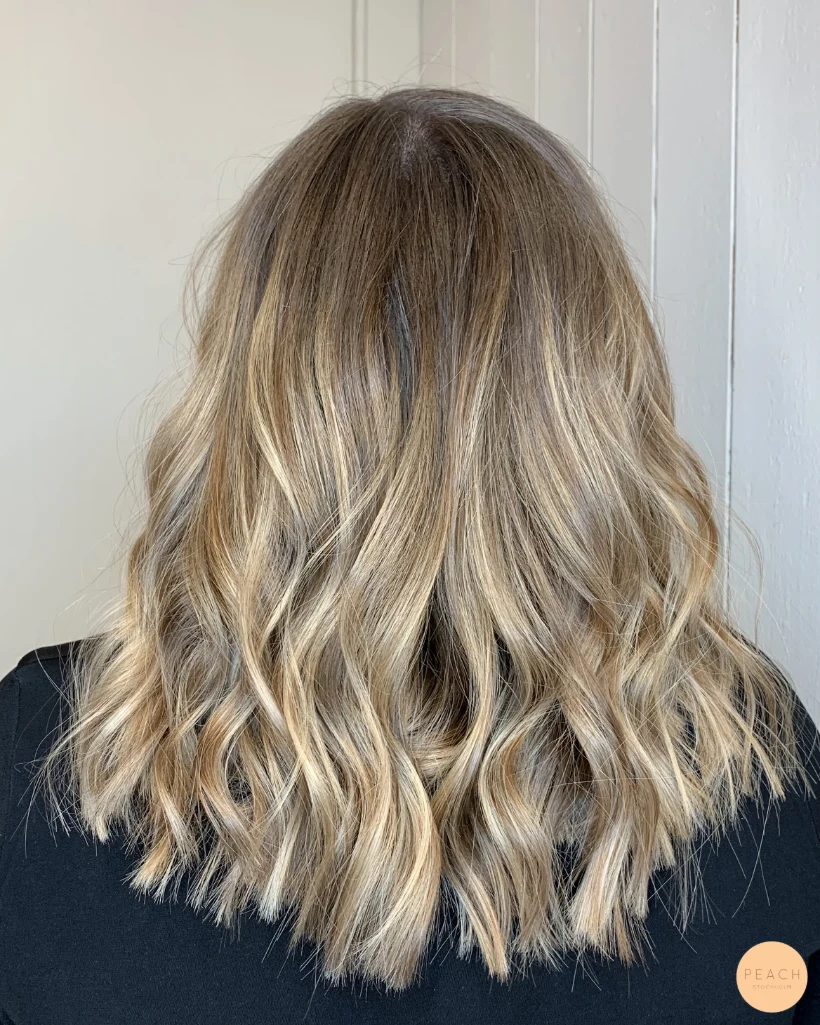 Naturlig balayage, beige blond hårfärg