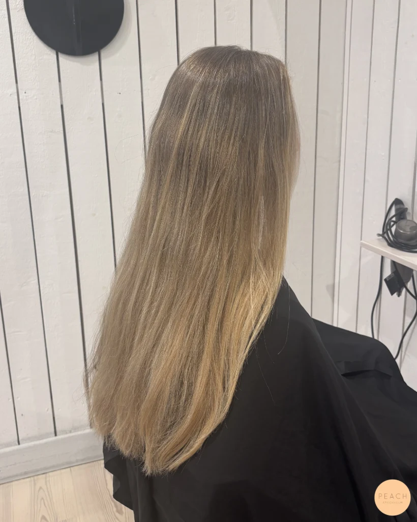 Soft krämig blond hårfärg