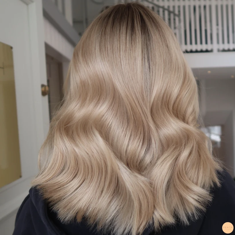 Champagne blonde hårfärg