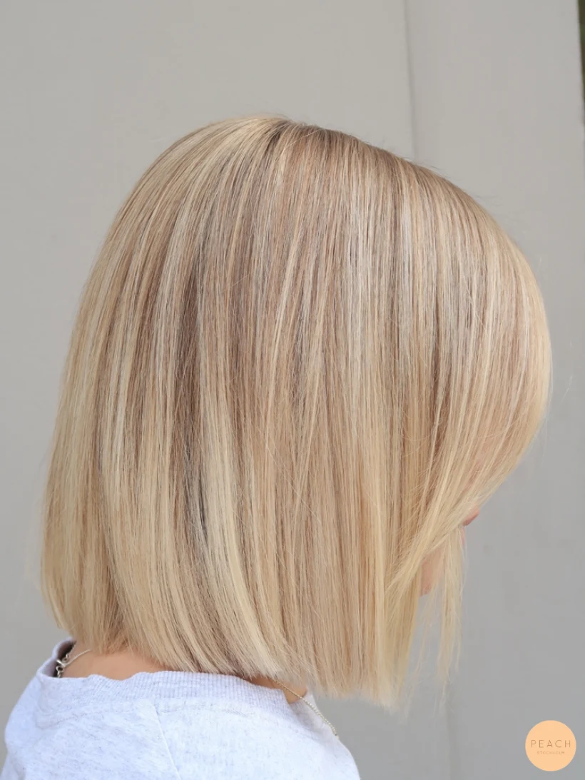 Blond lob ljusa slingor
