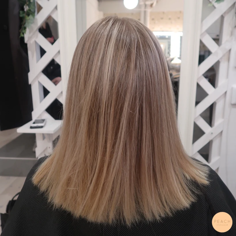 Blond med mörka slingor – salongsresultat av Therese Lindbladh, 2 april 2019