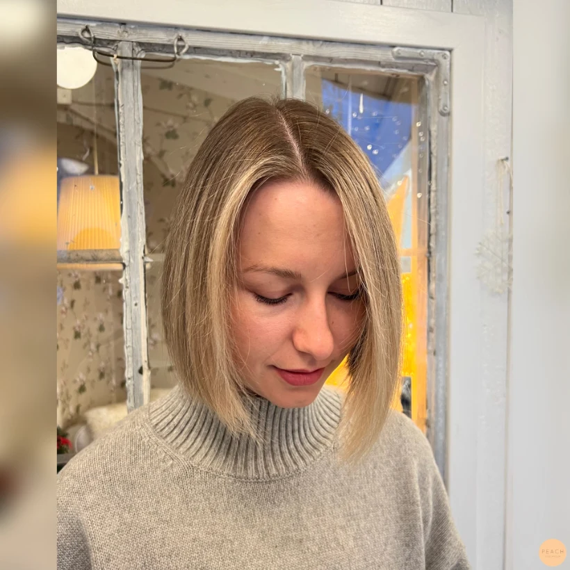 Beige soft balayage with moneypiece 🌟