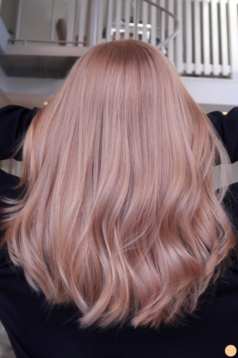 Strawberry blonde hårfärg