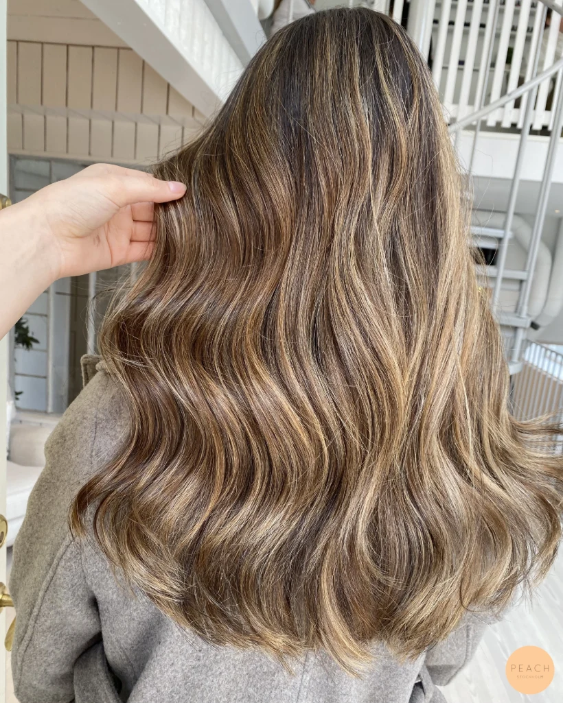 Balayage – salongsresultat av Josefine Eklund, 9 maj 2022
