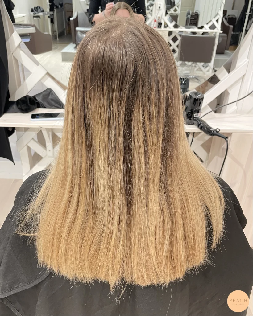 Blonde balayage med mjuka lowlights
