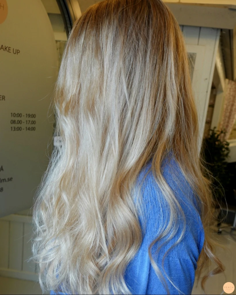 Blond balayage technique