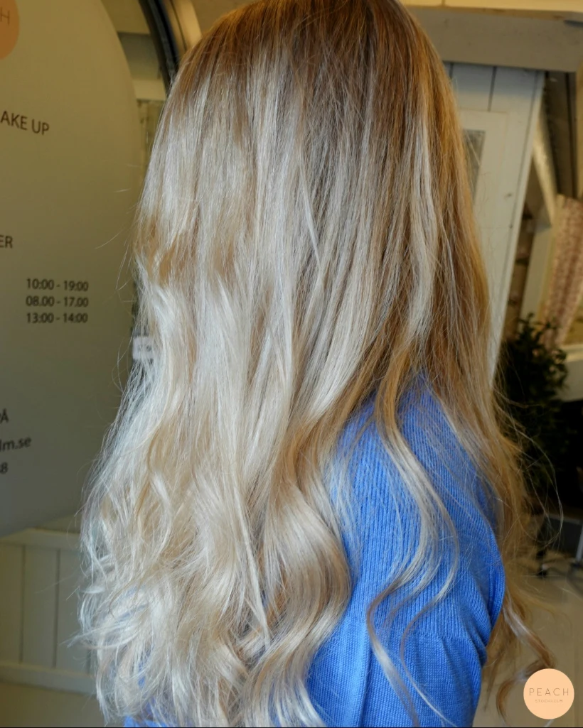Blond balayage technique
