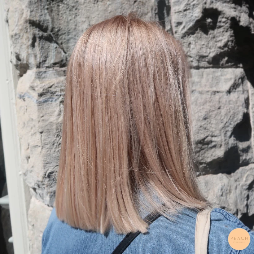 Ljusblond hårfärg med Olaplex