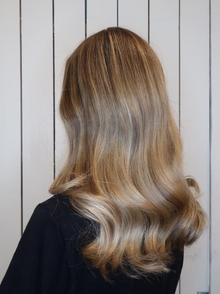 Balayage blond – salongsresultat av Louise Zetterberg, 8 december 2018
