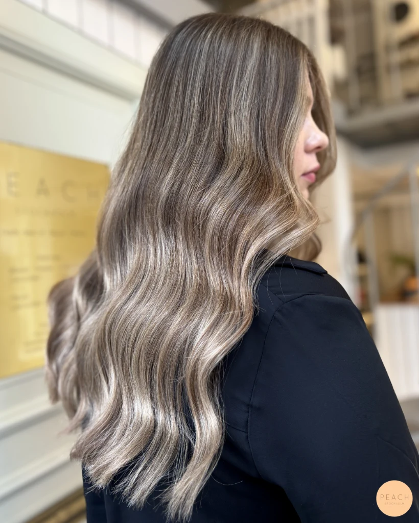 Balayage mörkt hår – salongsresultat av Johanna Nilsson, 12 maj 2025