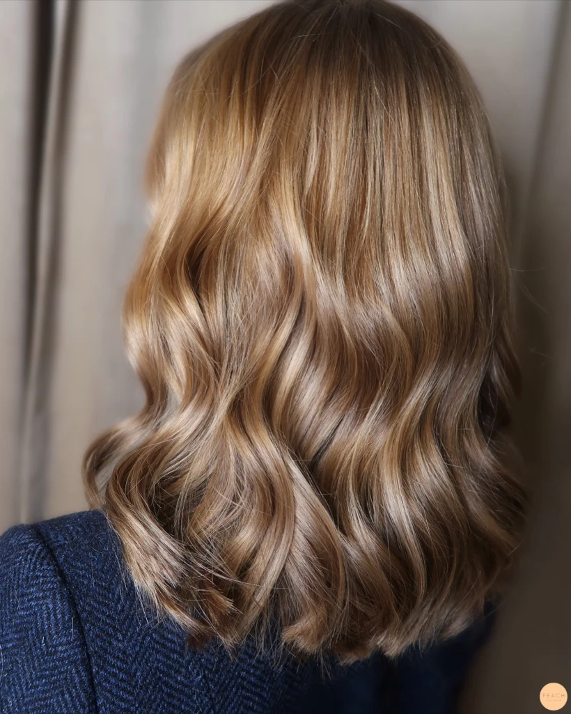 Soft koppar blond