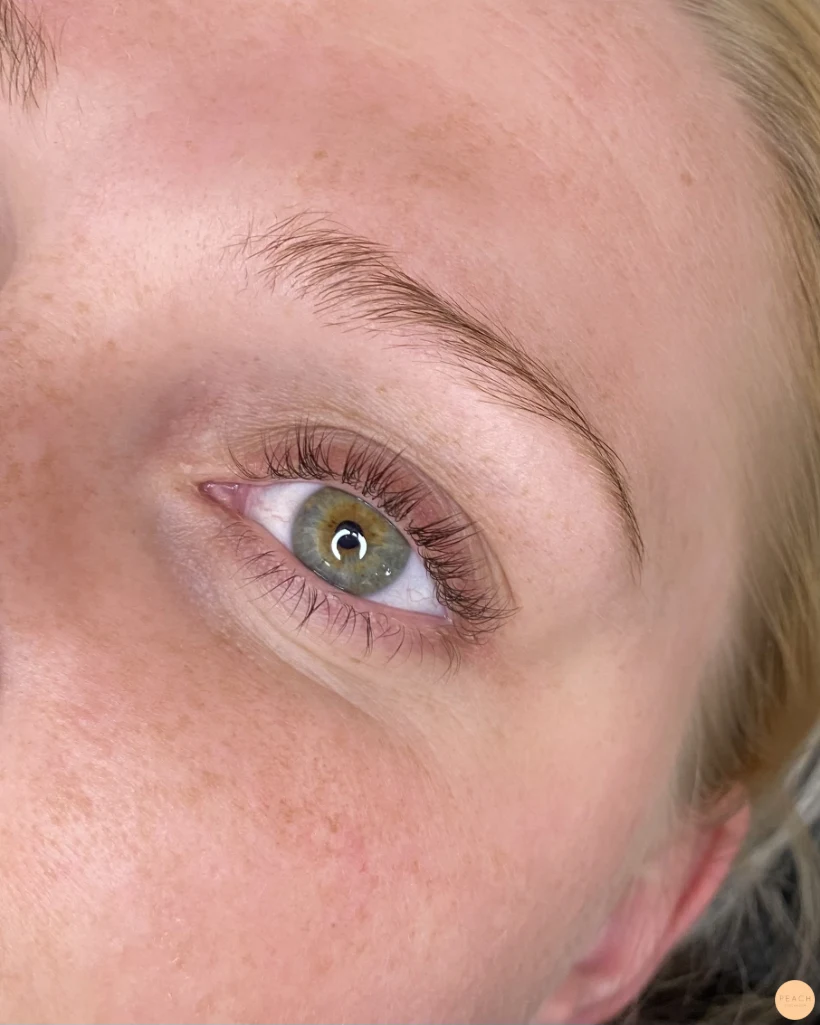 Yumi lashlift över och underfransar