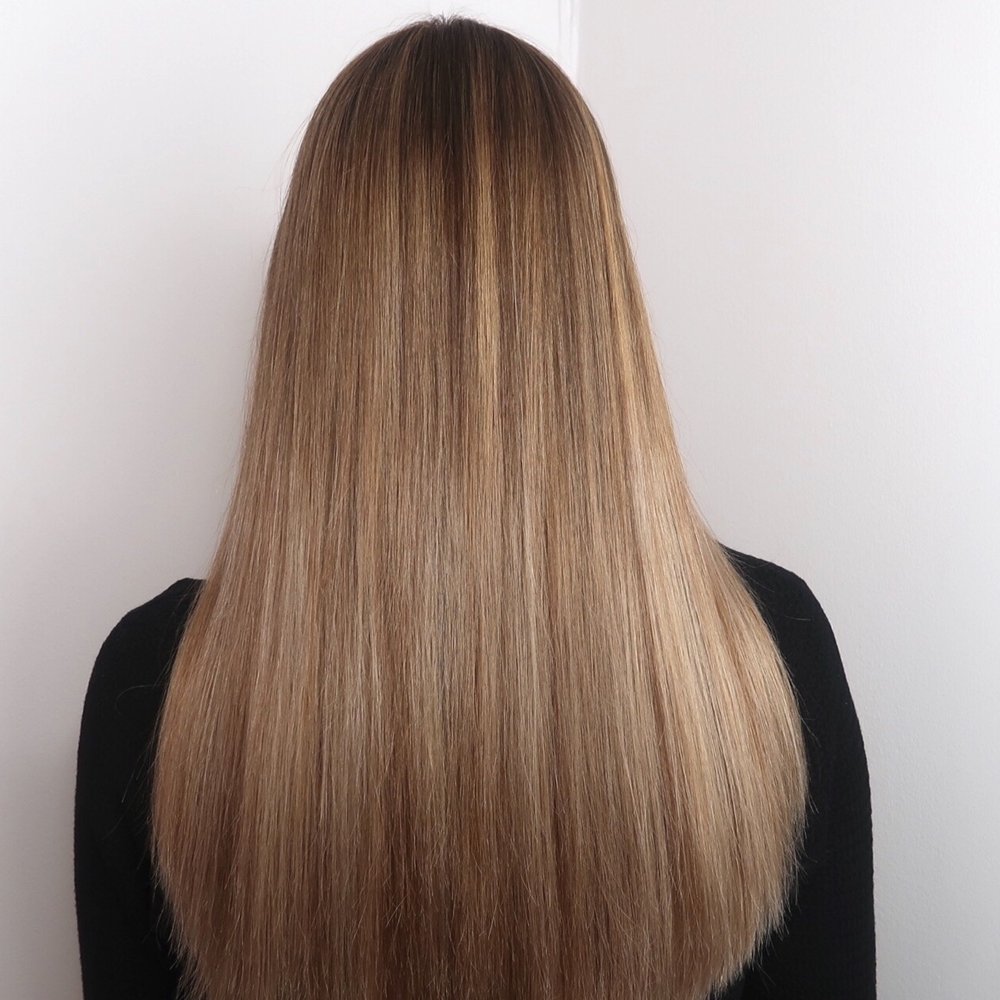 Beige blonde highlights