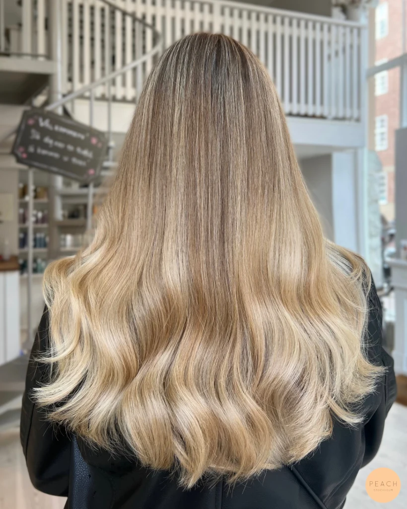 Blond balayage – salongsresultat av Alicia Siverman, 14 september 2022
