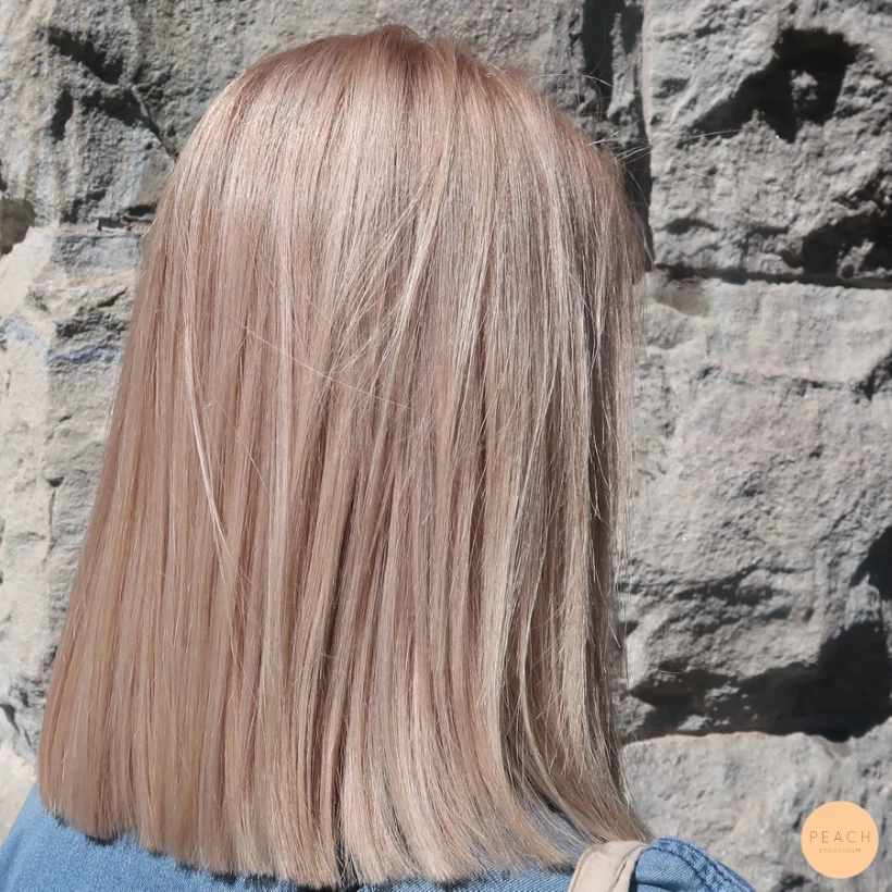 Ljusblond hårfärg med Olaplex