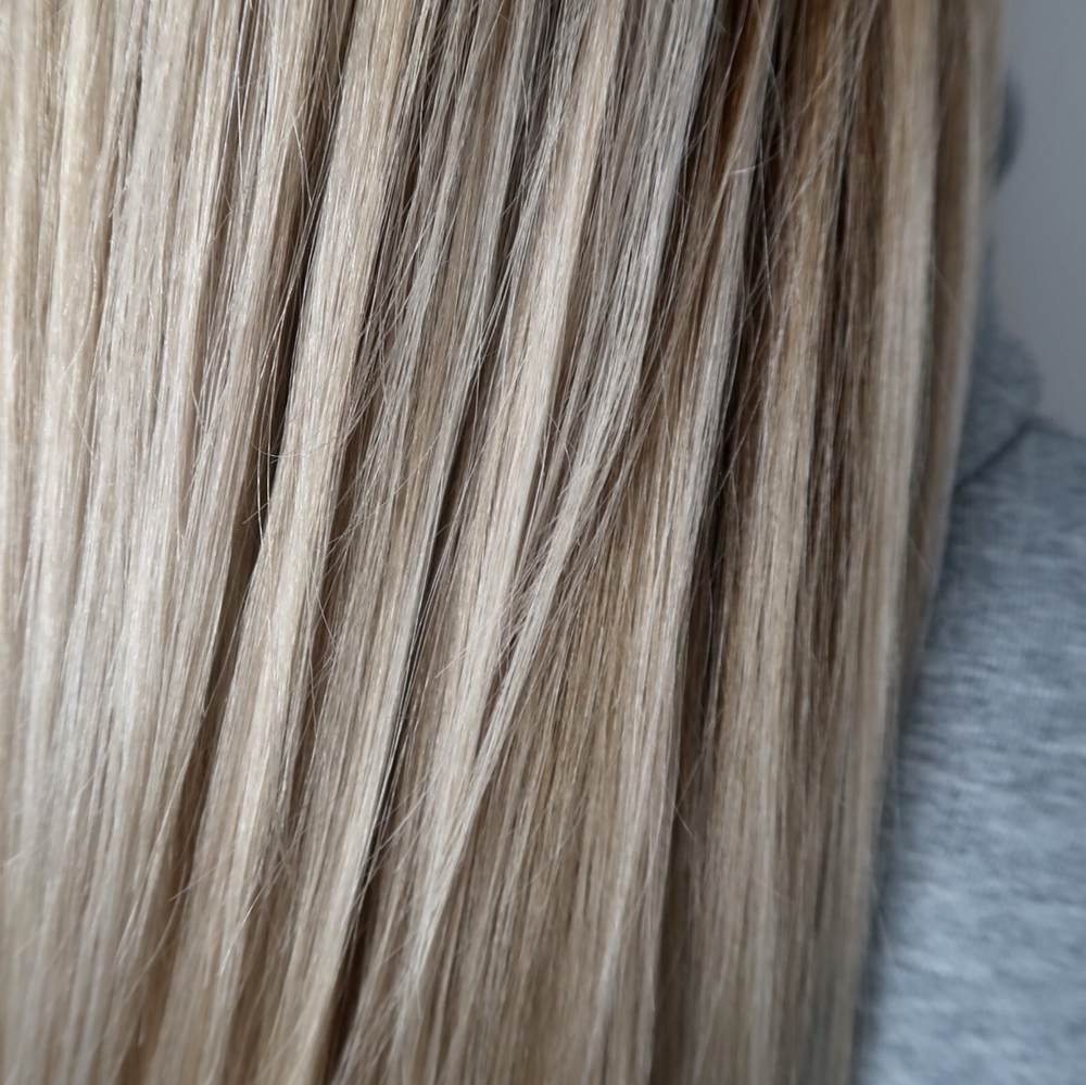 Uppljusning kall blond hårfärg