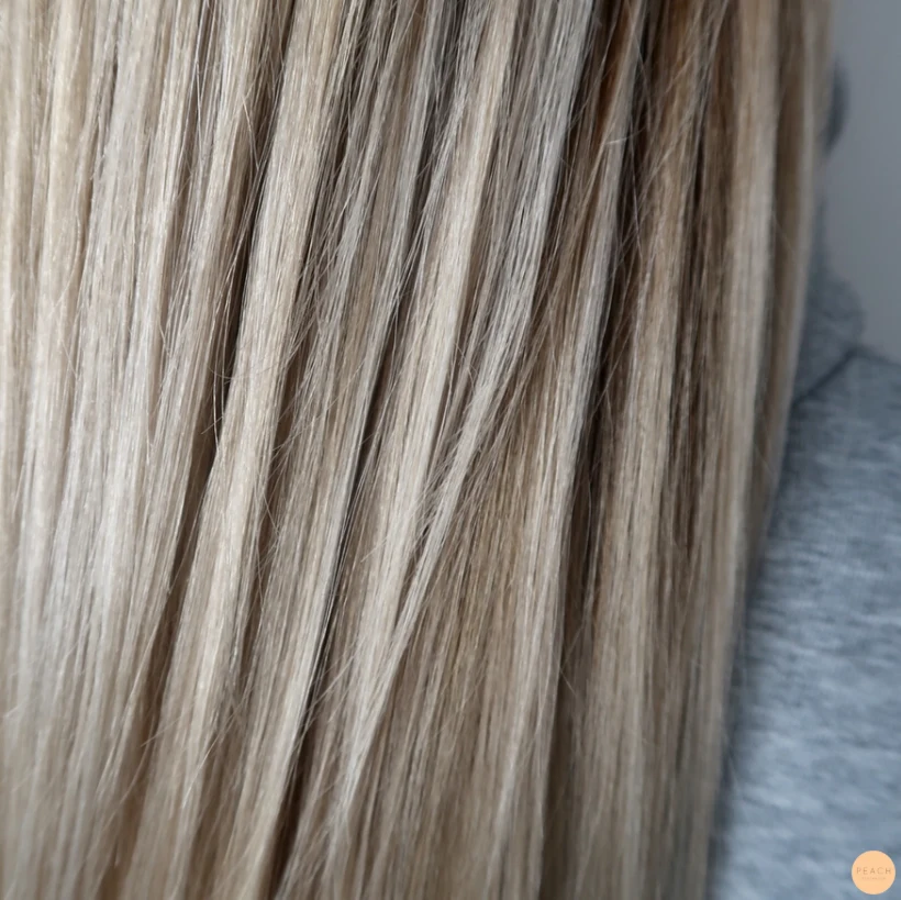 Uppljusning kall blond hårfärg