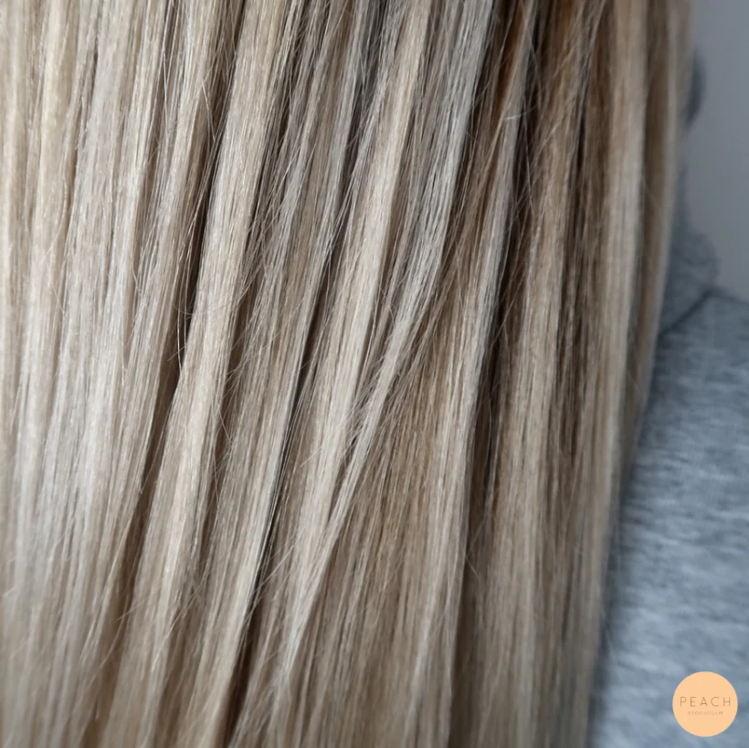 Uppljusning kall blond hårfärg