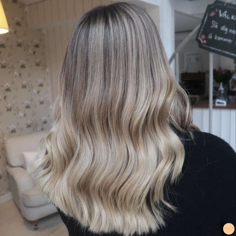 Krämigt beige balayage